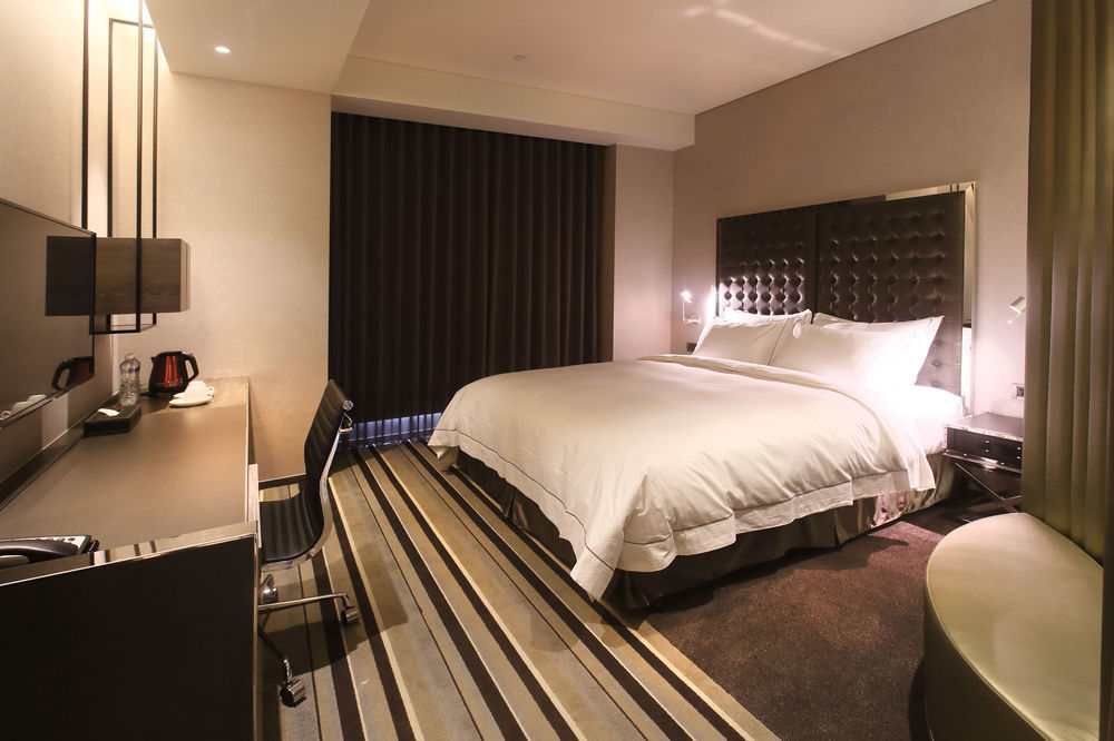 Starhaus Hotel Гаосюн Экстерьер фото